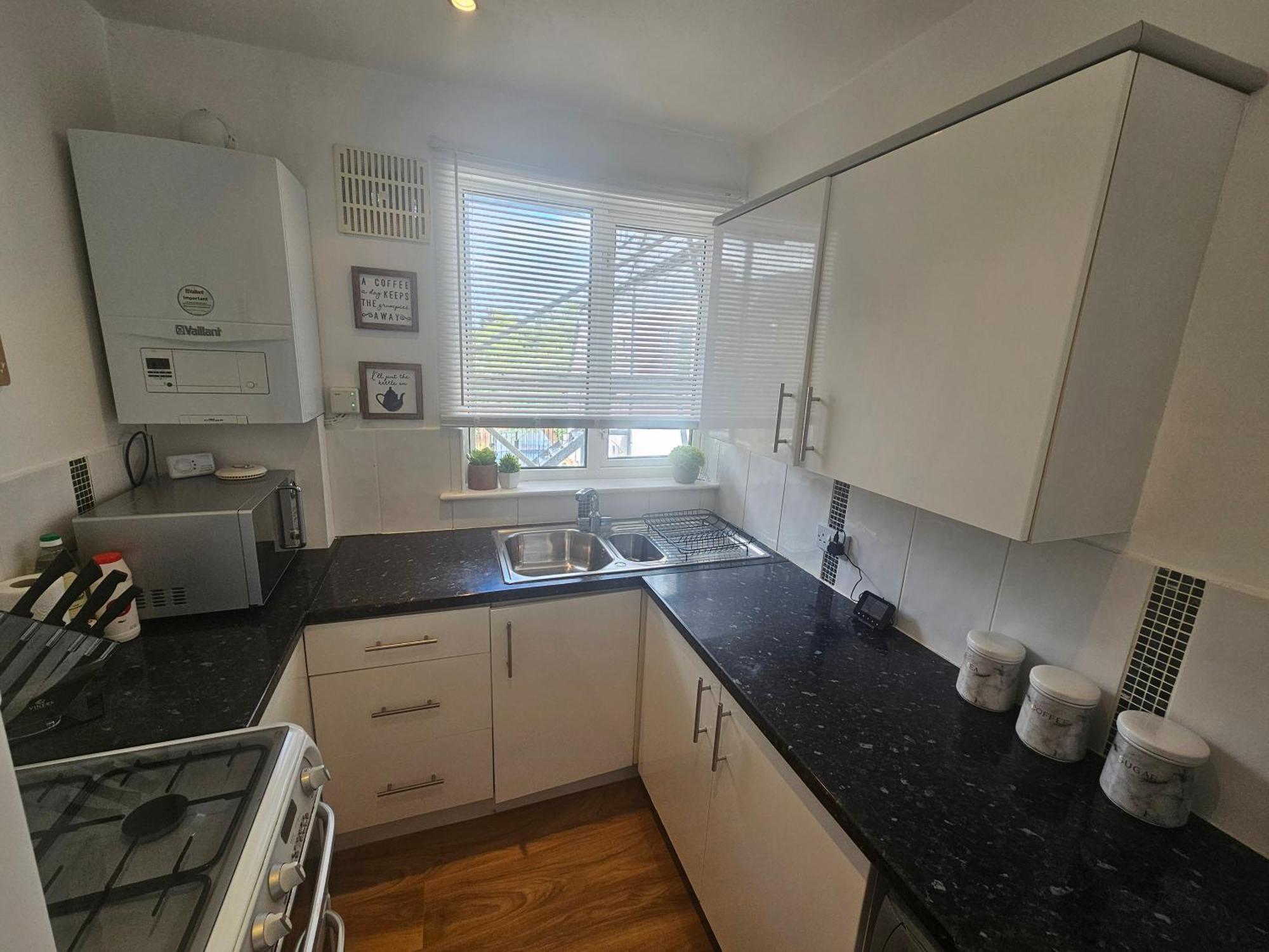 St Albans City Stays - Near Luton Airport - St Albans Abbey & City Train Station - Close To London- Harry Potter World - The Odyssey Cinema - Abbey Cathedral- Contractors I Business I Leisure- Sleeps Upto 6 People Eksteriør billede