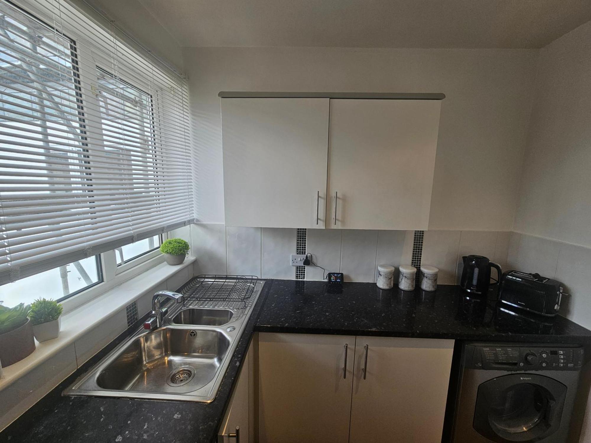 St Albans City Stays - Near Luton Airport - St Albans Abbey & City Train Station - Close To London- Harry Potter World - The Odyssey Cinema - Abbey Cathedral- Contractors I Business I Leisure- Sleeps Upto 6 People Eksteriør billede