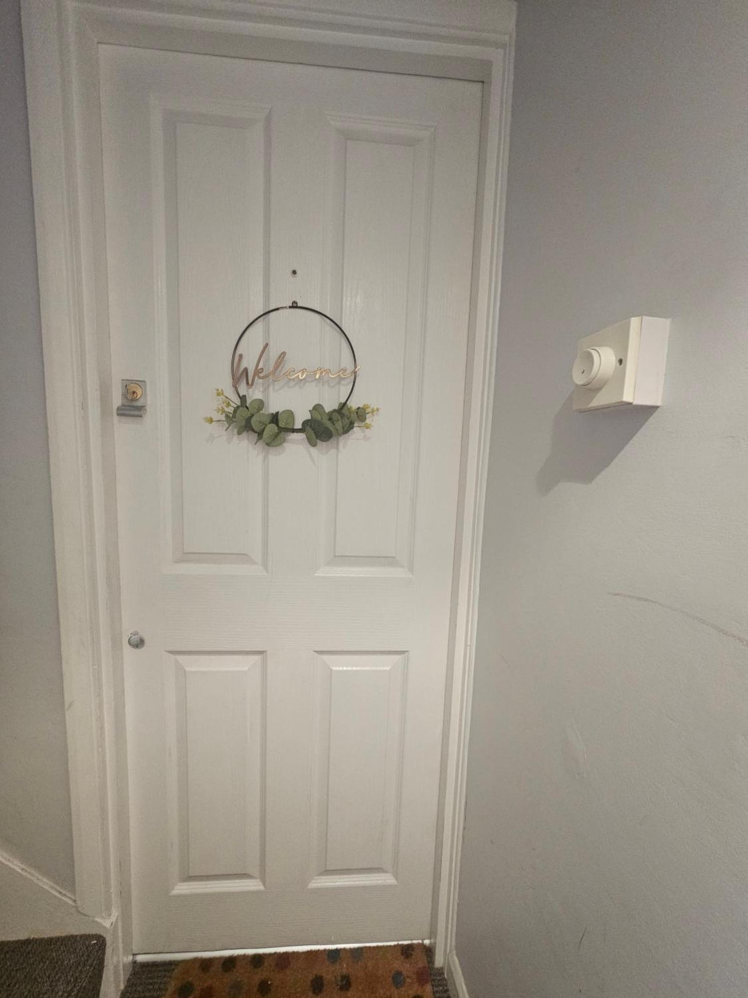 St Albans City Stays - Near Luton Airport - St Albans Abbey & City Train Station - Close To London- Harry Potter World - The Odyssey Cinema - Abbey Cathedral- Contractors I Business I Leisure- Sleeps Upto 6 People Eksteriør billede